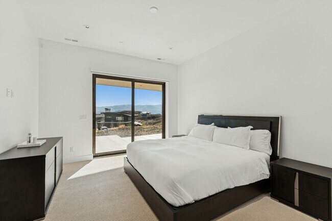 Building Photo - 3404 Wapiti Cyn Rd