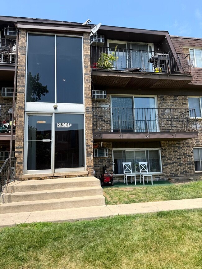 Building Photo - 2500 Mark Thomas Ln