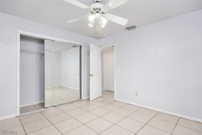 Building Photo - 7261 Albany Rd