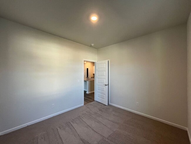 Building Photo - 149 Holloway Hill