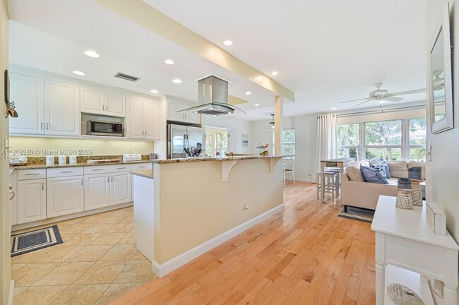 Building Photo - 671 Live Oak Ln