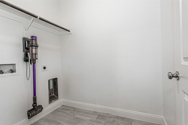 Building Photo - 1203 Rendyn St