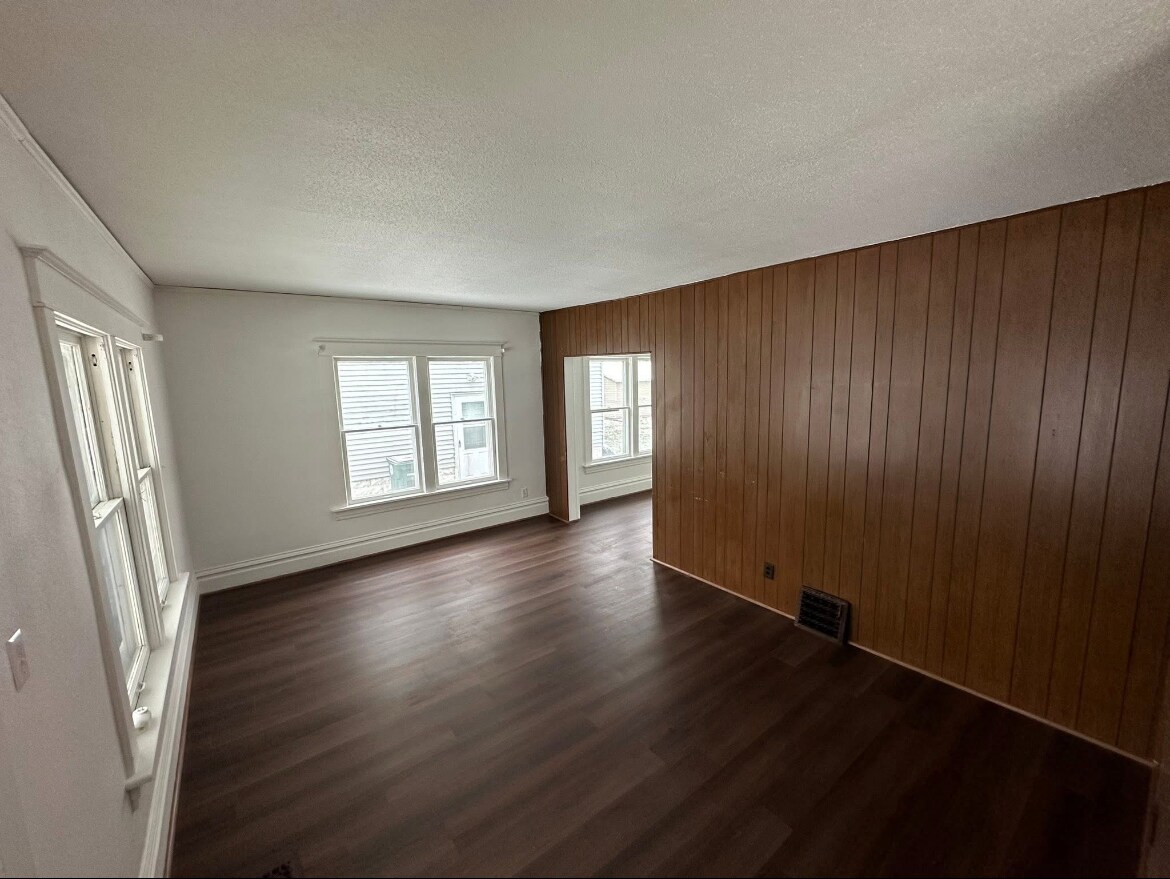 Building Photo - 206 Summit Ave