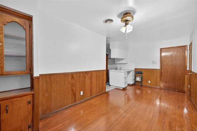 Building Photo - 3438 5th St