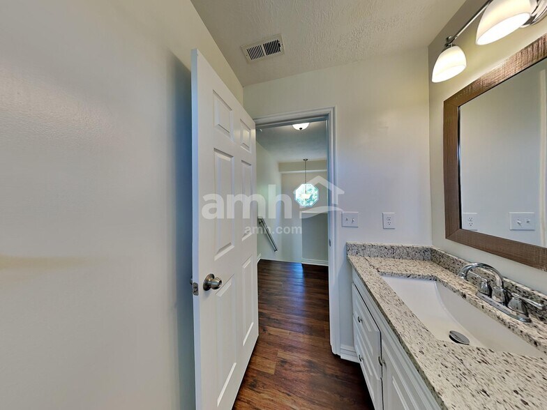 Building Photo - 154 Crystal Bay Dr