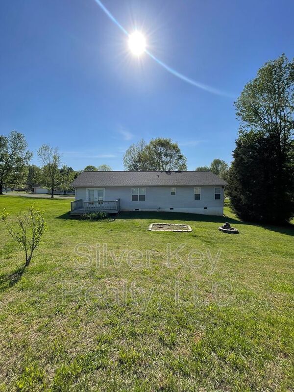 Building Photo - 121 County Rd 537