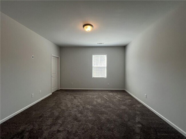 Building Photo - 2520 Whistler Wy NE