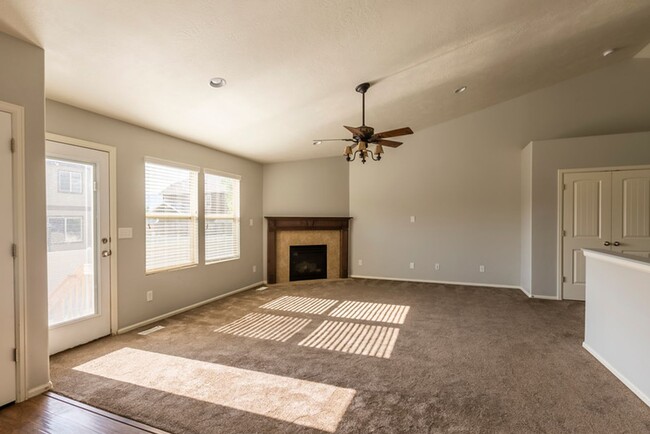 Building Photo - Heber Home