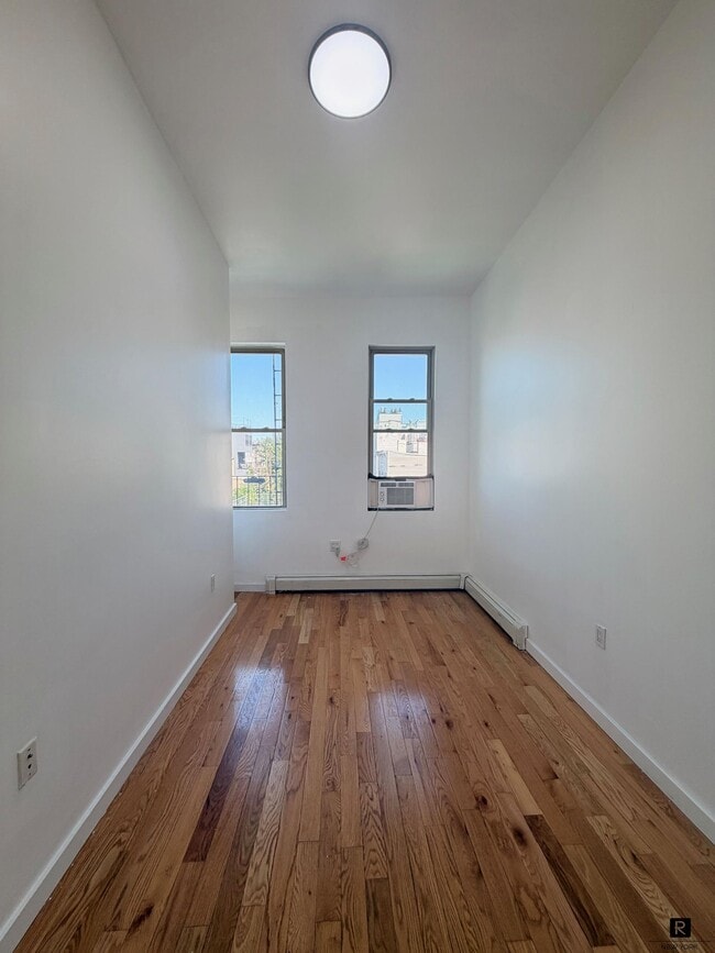 Building Photo - 211 Wyckoff Ave