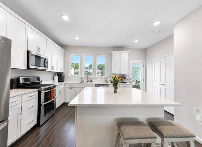 Building Photo - 3491 Cormorant Dr