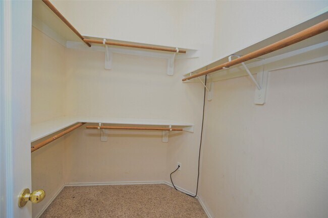 Building Photo - 6104 Promenade Ln