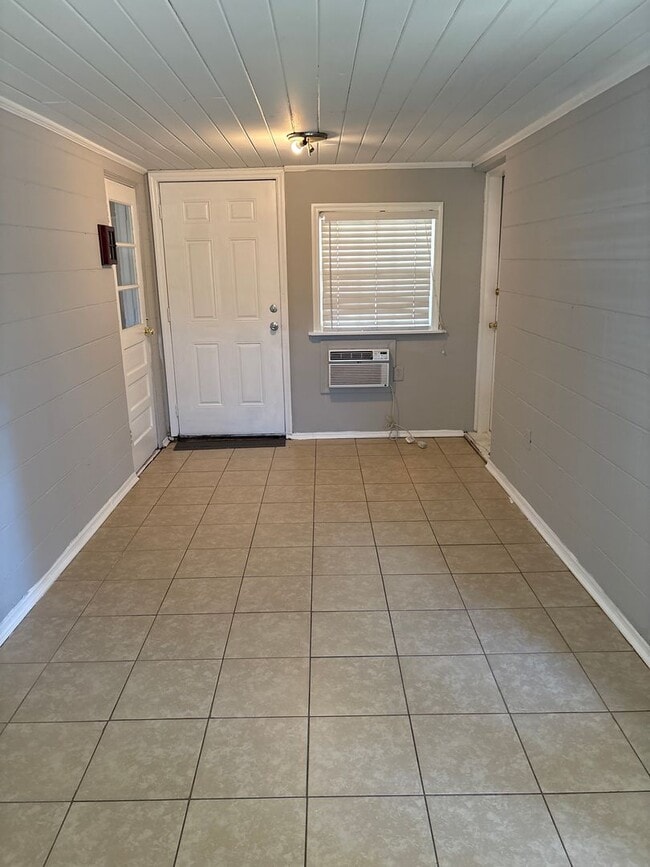 Building Photo - Charming 2 Bedroom Home on a Spacious Corner Lot — Orlando, FL