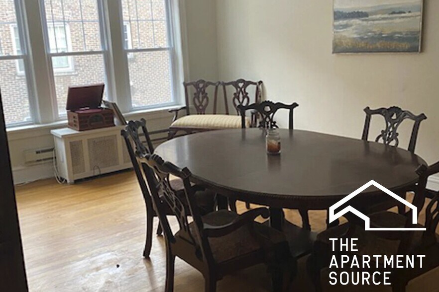 Building Photo - 329 Kedzie St