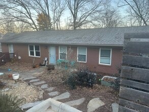 Building Photo - 15 Woodstock Ln