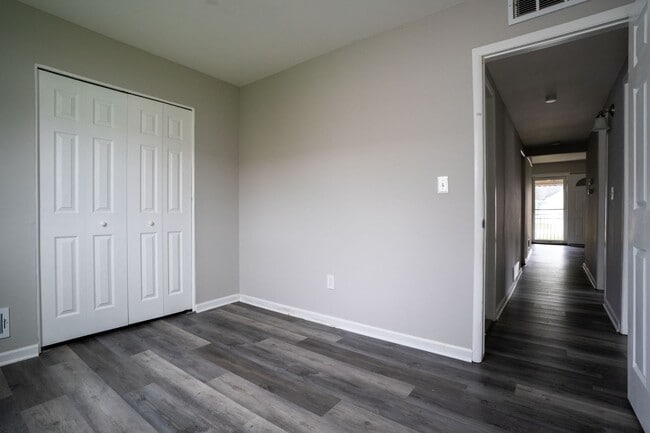 Building Photo - Charming Home