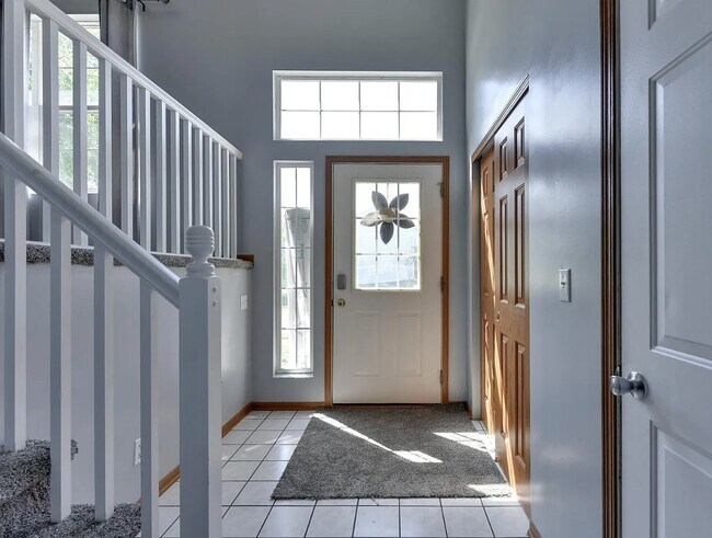 Building Photo - 7910 Redick Ave