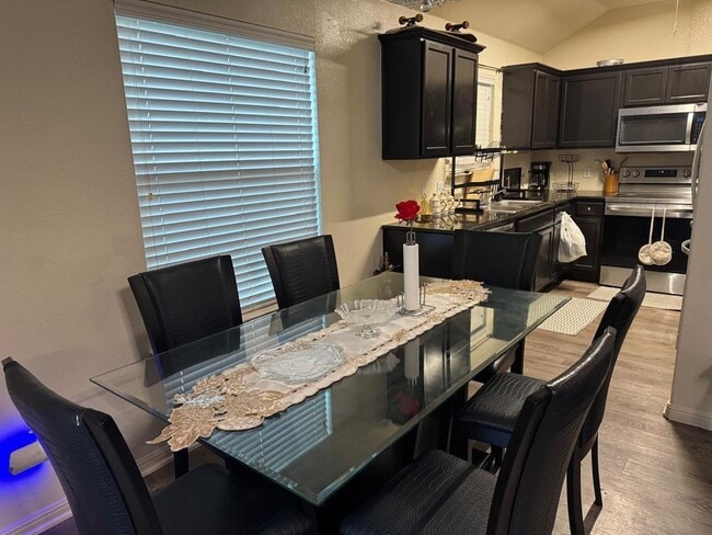 Building Photo - 13409 Pine Needle St