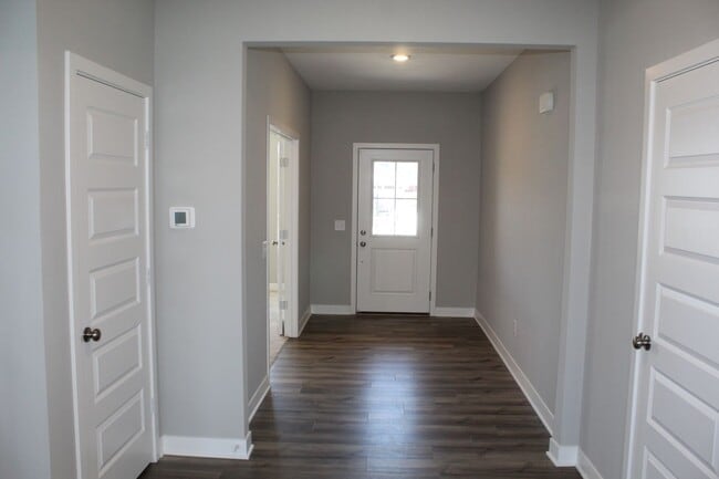 Building Photo - Beautiful Newer 5 BR Home in Brownsburg!