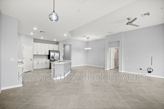 Building Photo - 12000 Santaluz Dr