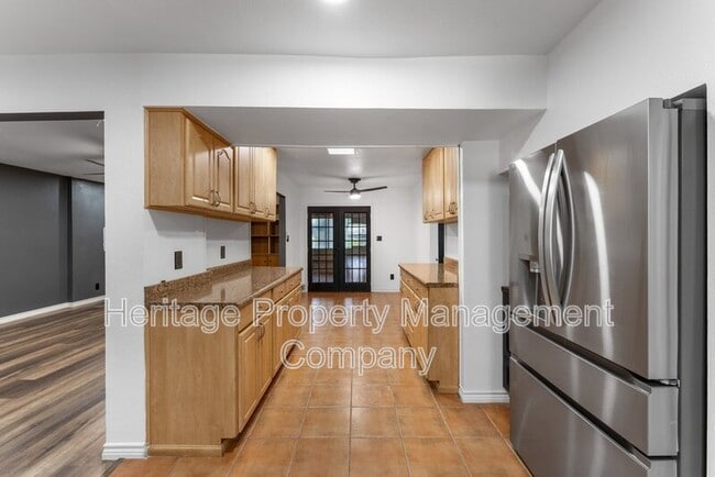 Building Photo - 3614 Versailles Dr