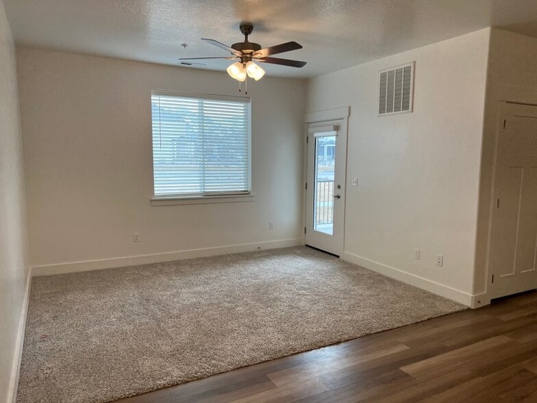 Building Photo - 684 N 380 W