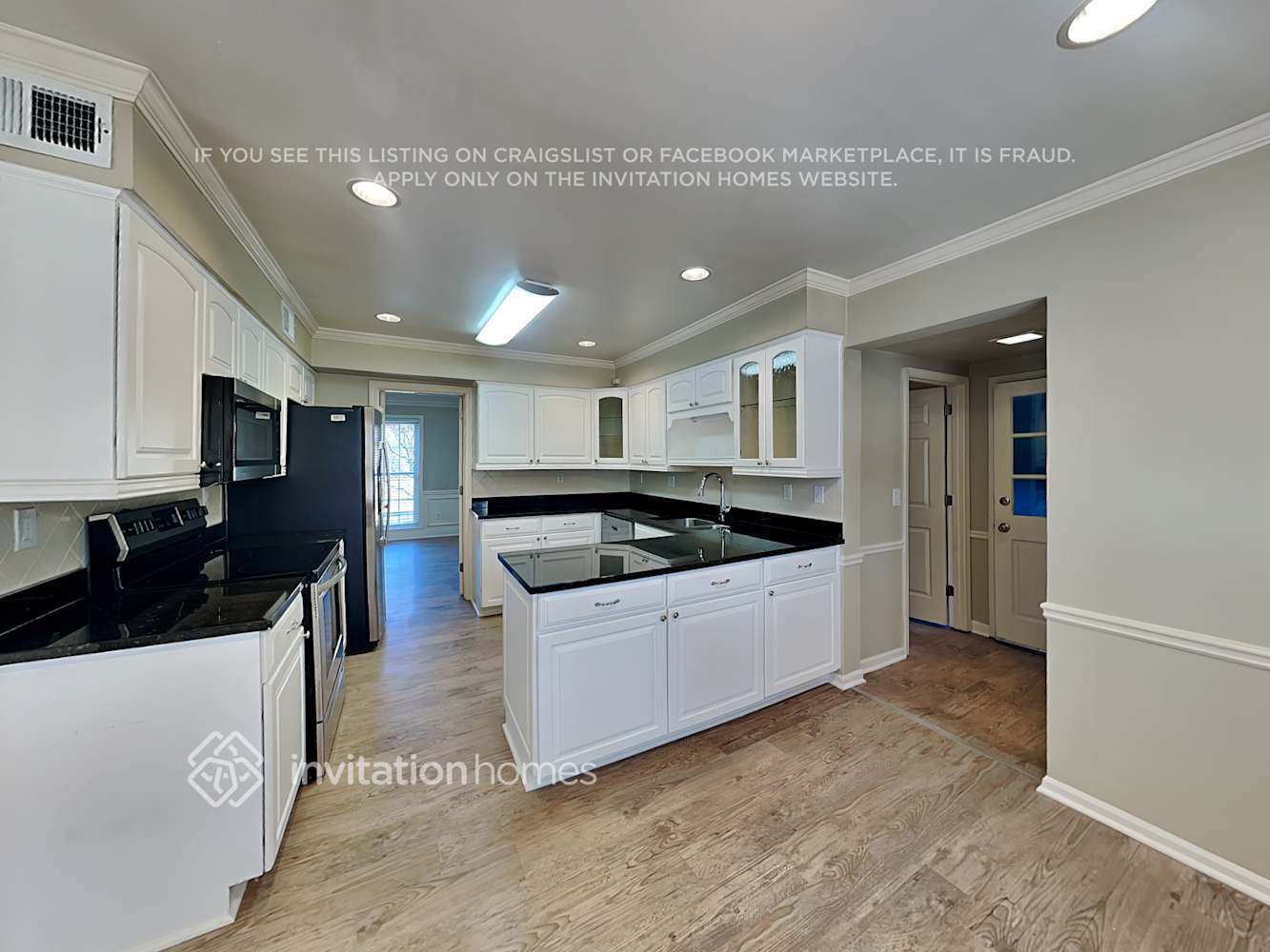 Building Photo - 3250 Ethan Dr