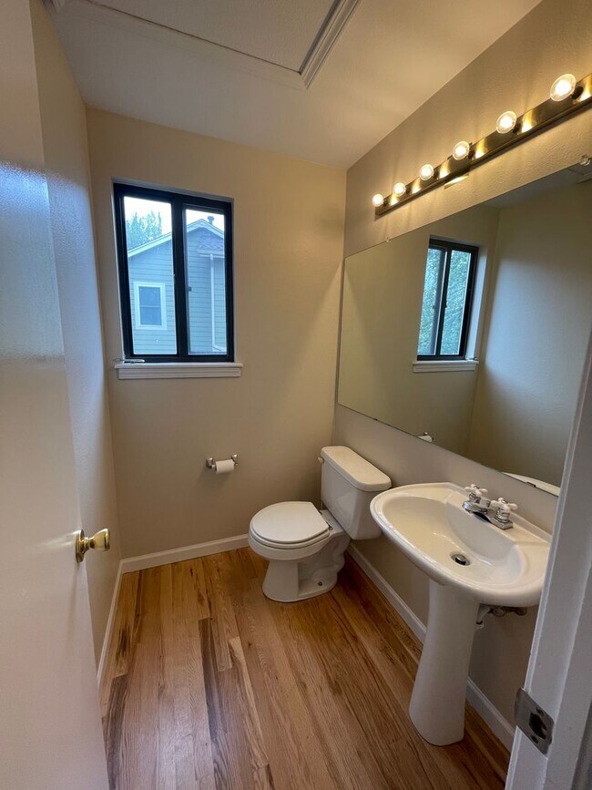 Building Photo - Sun-Filled 3-Bed, 2.5-Bath home with Deck ...