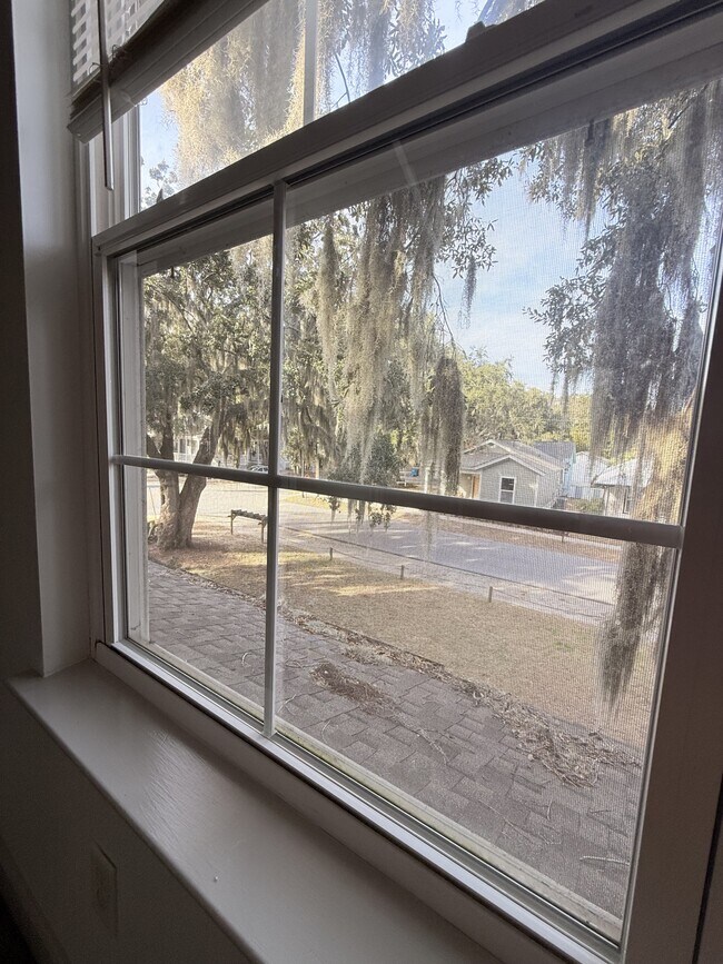 Building Photo - 817 15th St