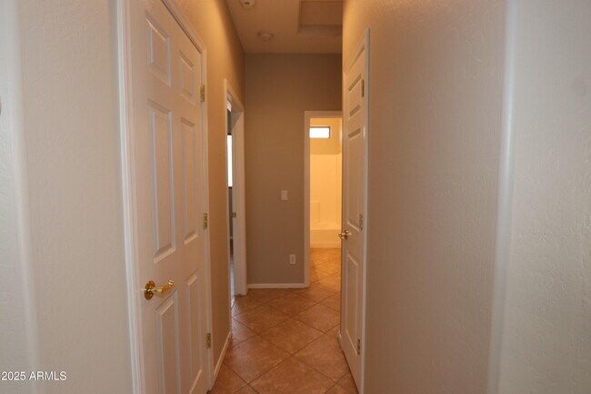 Building Photo - 4116 W Allen St