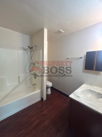 Building Photo - 5796 Creekview Ct W