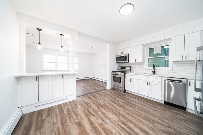 Primary Photo - 326 Ave E