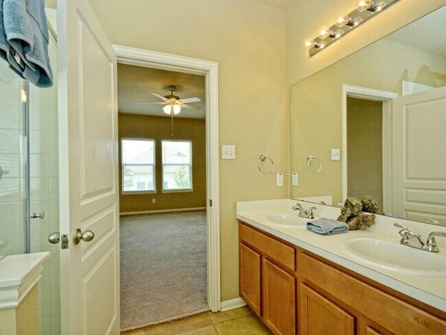Building Photo - 1413 Short Horn Cove