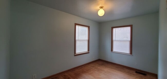 Building Photo - 1217 1/2-1220 1/2 N 26th St