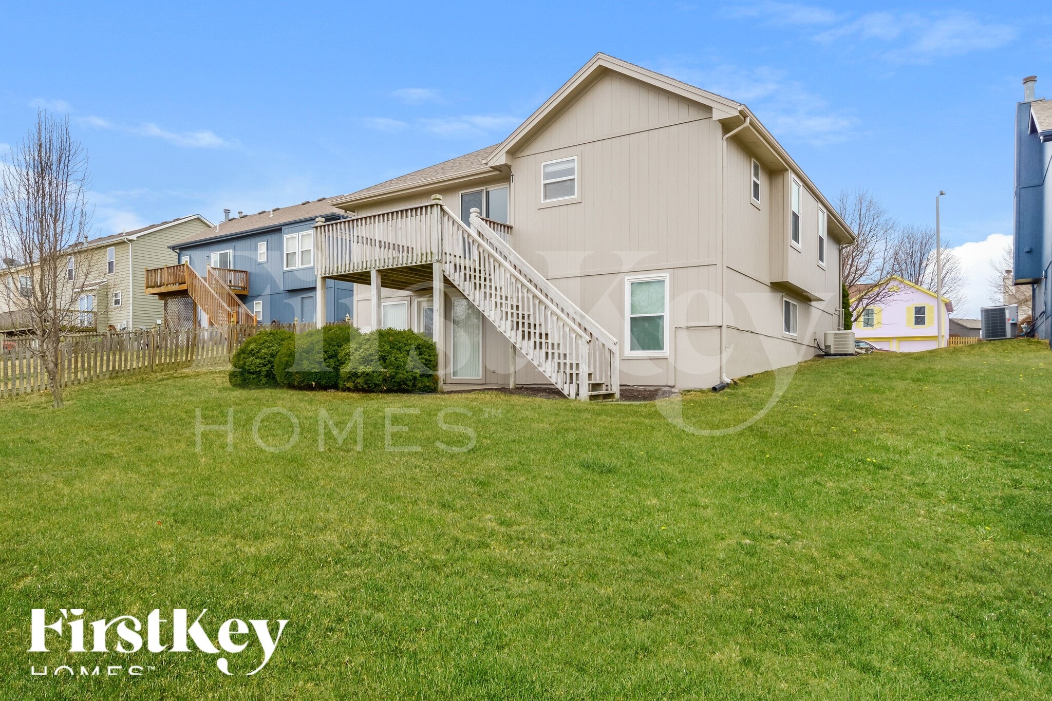 Building Photo - 11123 N Lewis Ave