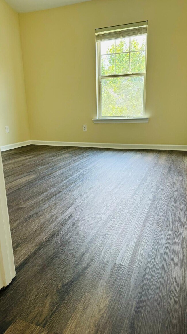 Building Photo - 1523 Brookmere Way