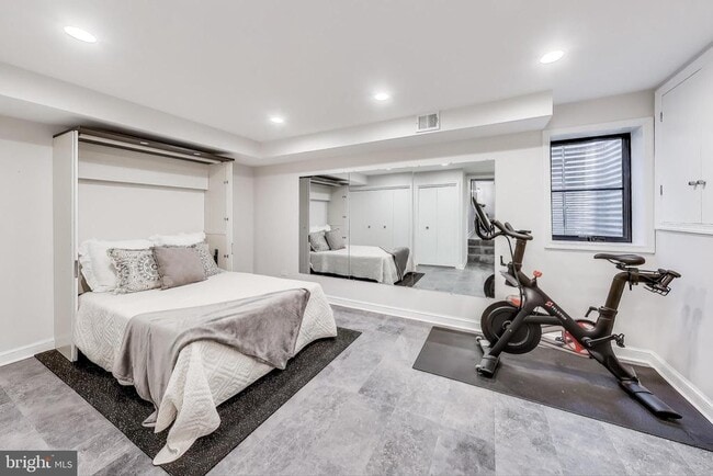 Building Photo - 117 Quay St