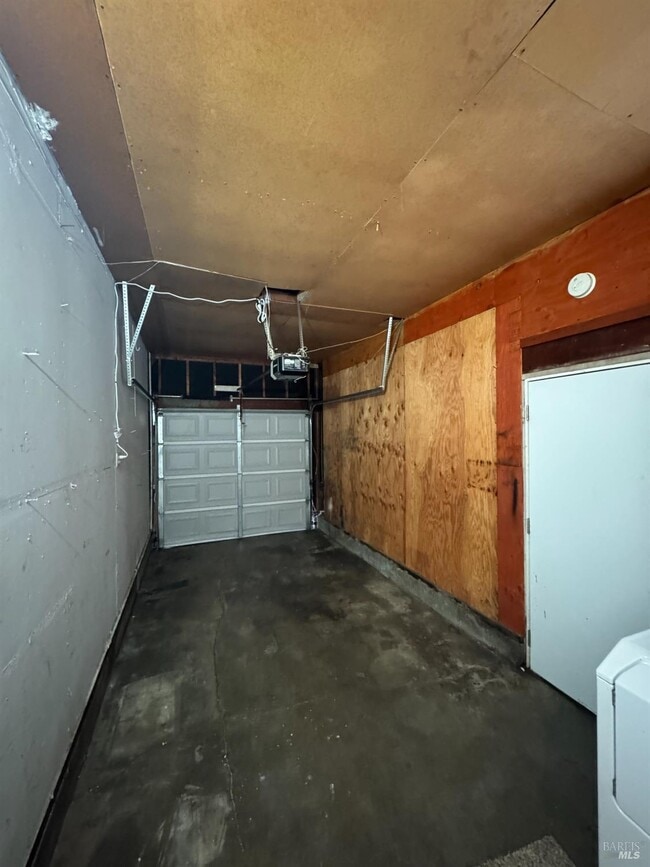 Building Photo - 133 Clay St