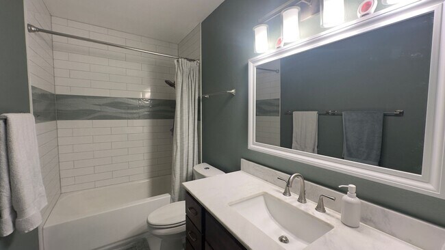 Building Photo - Great House in Parkwood