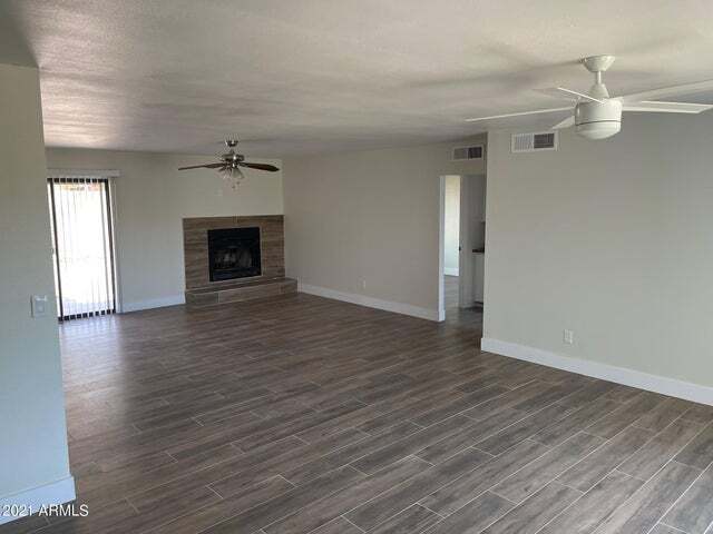 Building Photo - Beautiful Upgraded Home available Now