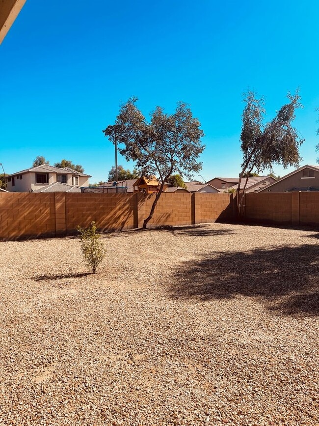 Building Photo - COMING SOON! Beautiful 3 Bed 2 Bath Home in Buckeye