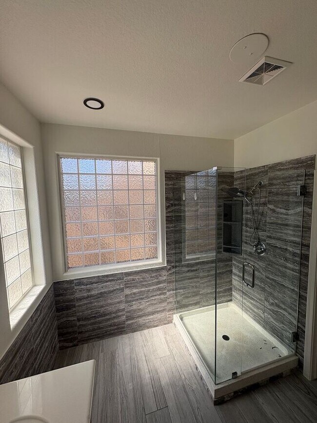 Building Photo - READY TO VIEW NOW! Elegant 3 Bedroom 2 Bath Home with Heated Pool