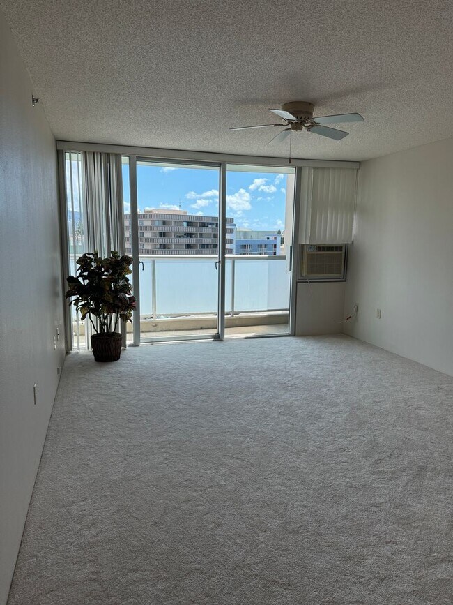 Building Photo - Country Club Village 6 - 2 Bedroom 1.5 Bat...