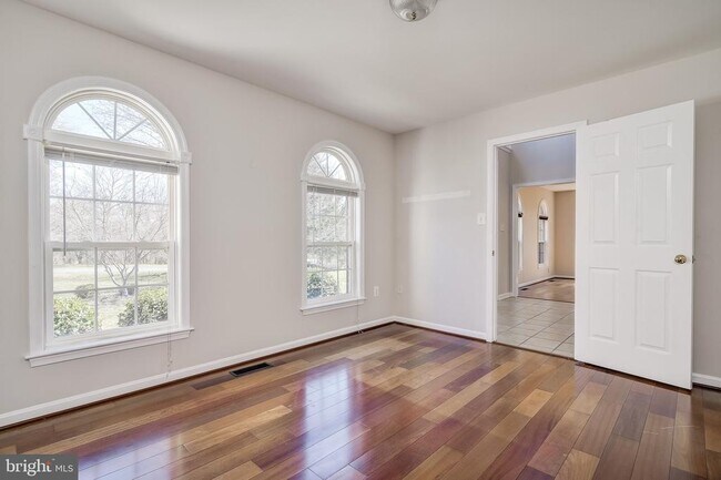 Building Photo - 19900 Belle Chase Dr