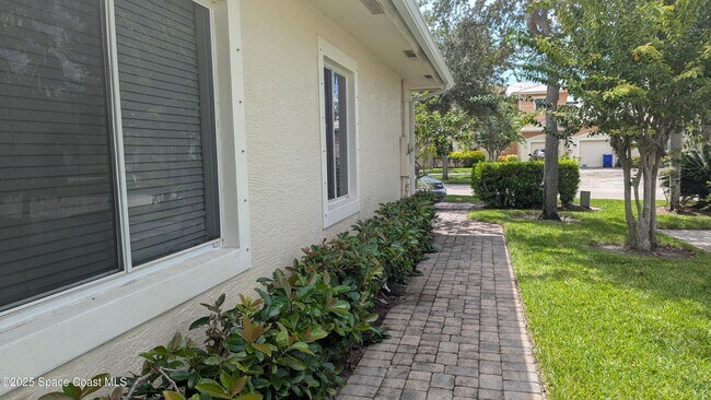 Building Photo - 826 Middleton Dr SW