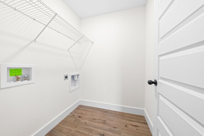 Building Photo - Pet Friendly Four Bedroom with Basement!