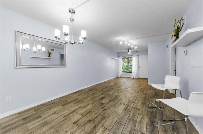 Building Photo - 3030 Eastland Blvd