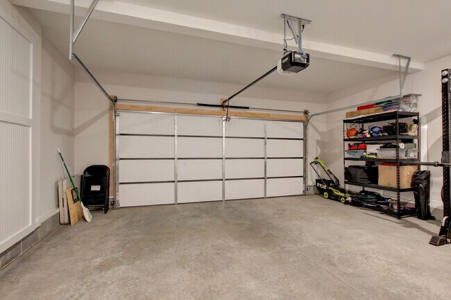 Building Photo - 381 Galway Dr