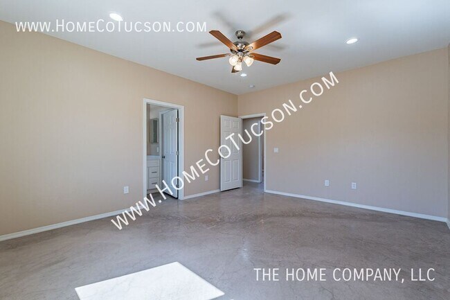 Building Photo - 5704 E Hermans Rd