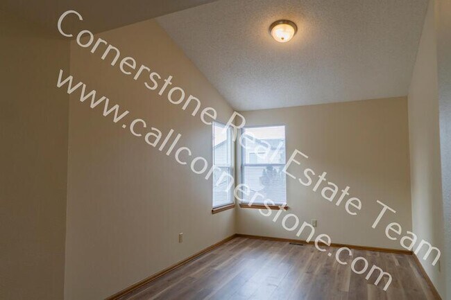 Building Photo - 3050 Haystack Dr