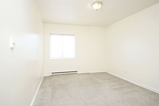 Building Photo - Student-Friendly Apartment Near Scott Stad...